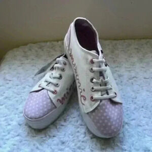 NEW Disney Minnie Mouse Shoes pink And White Low Top Lace Up Sneakers Girls Sz 4